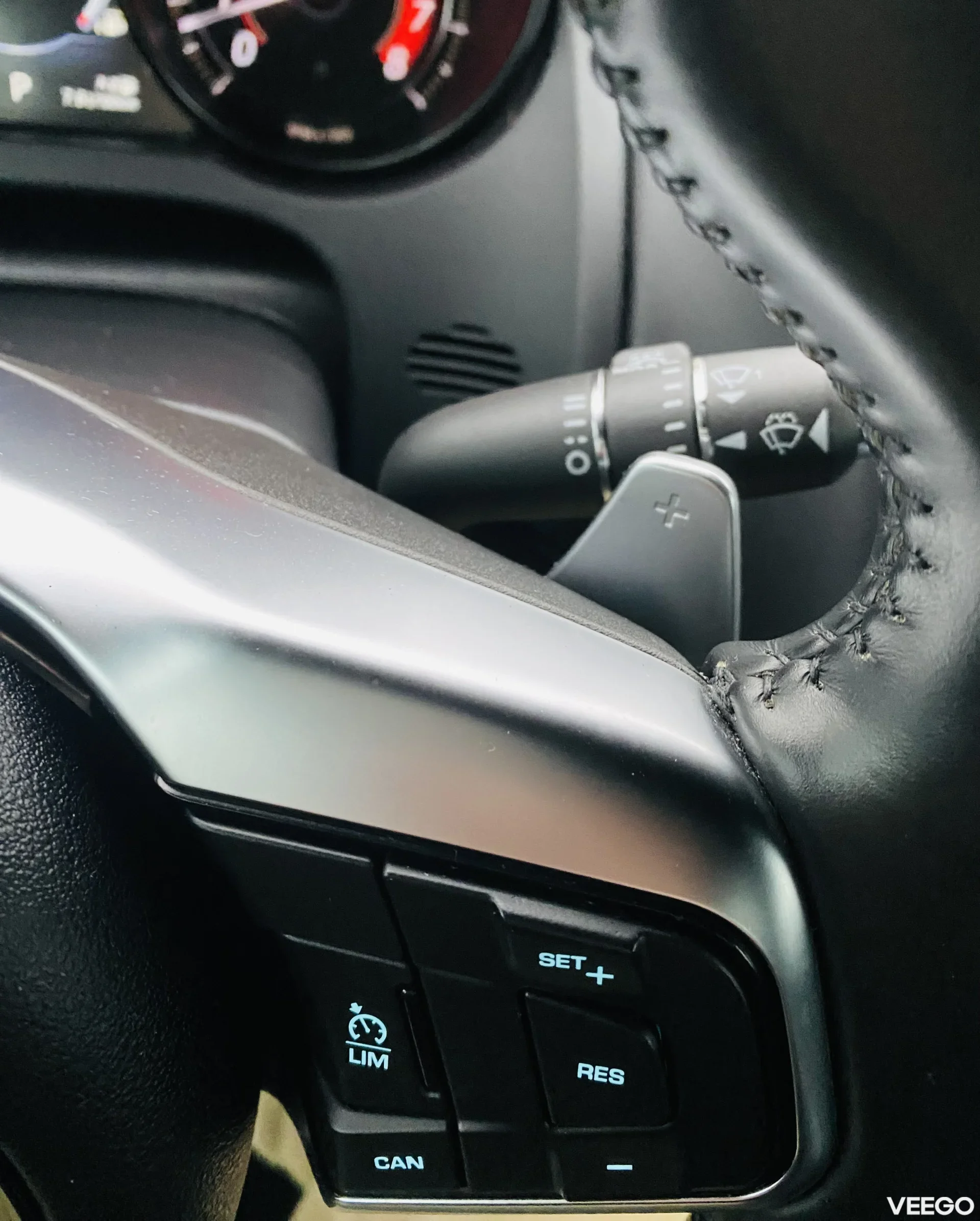 Jaguar F-Type P300 2.0 221kW