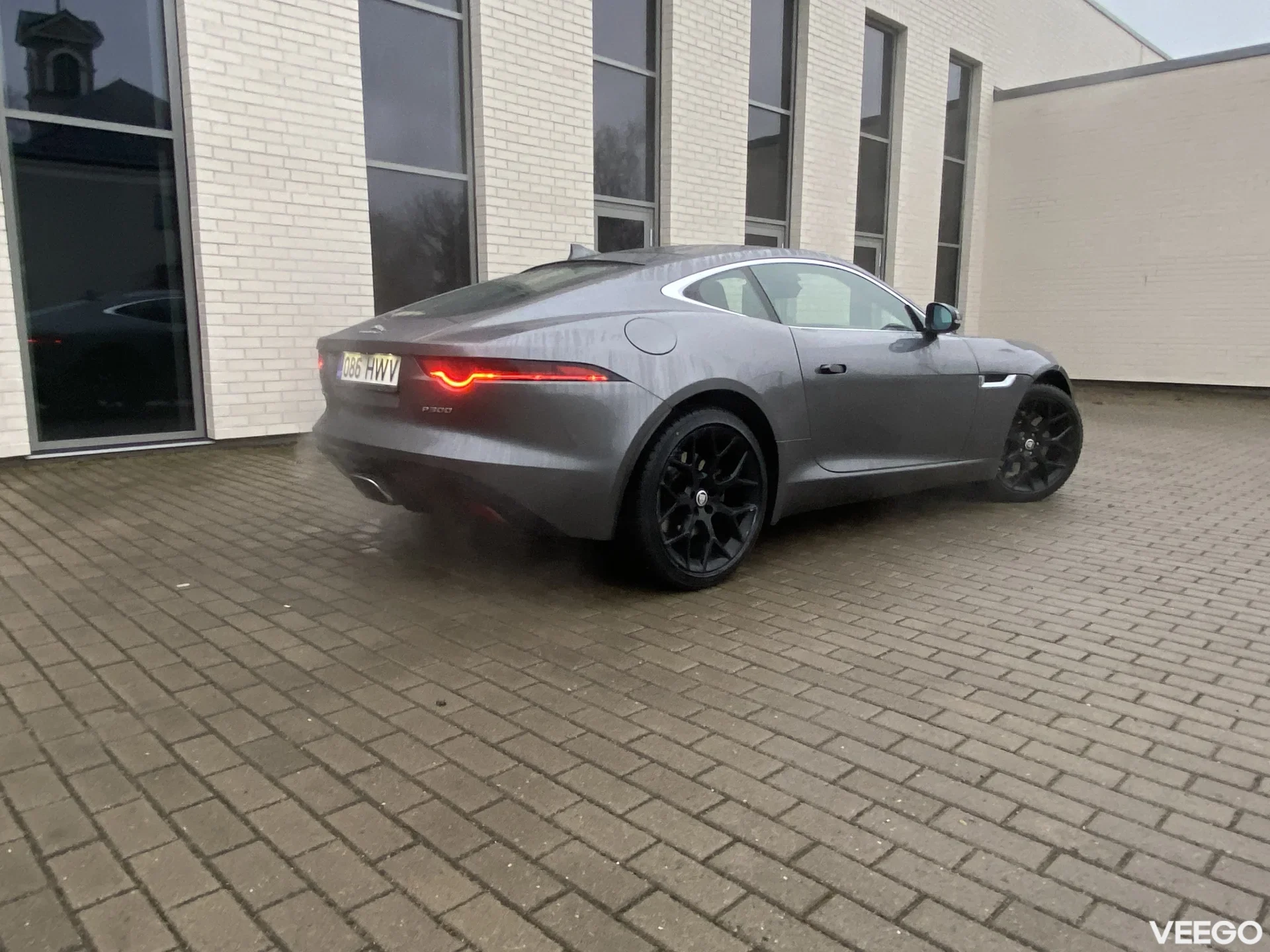 Jaguar F-Type P300 2.0 221kW