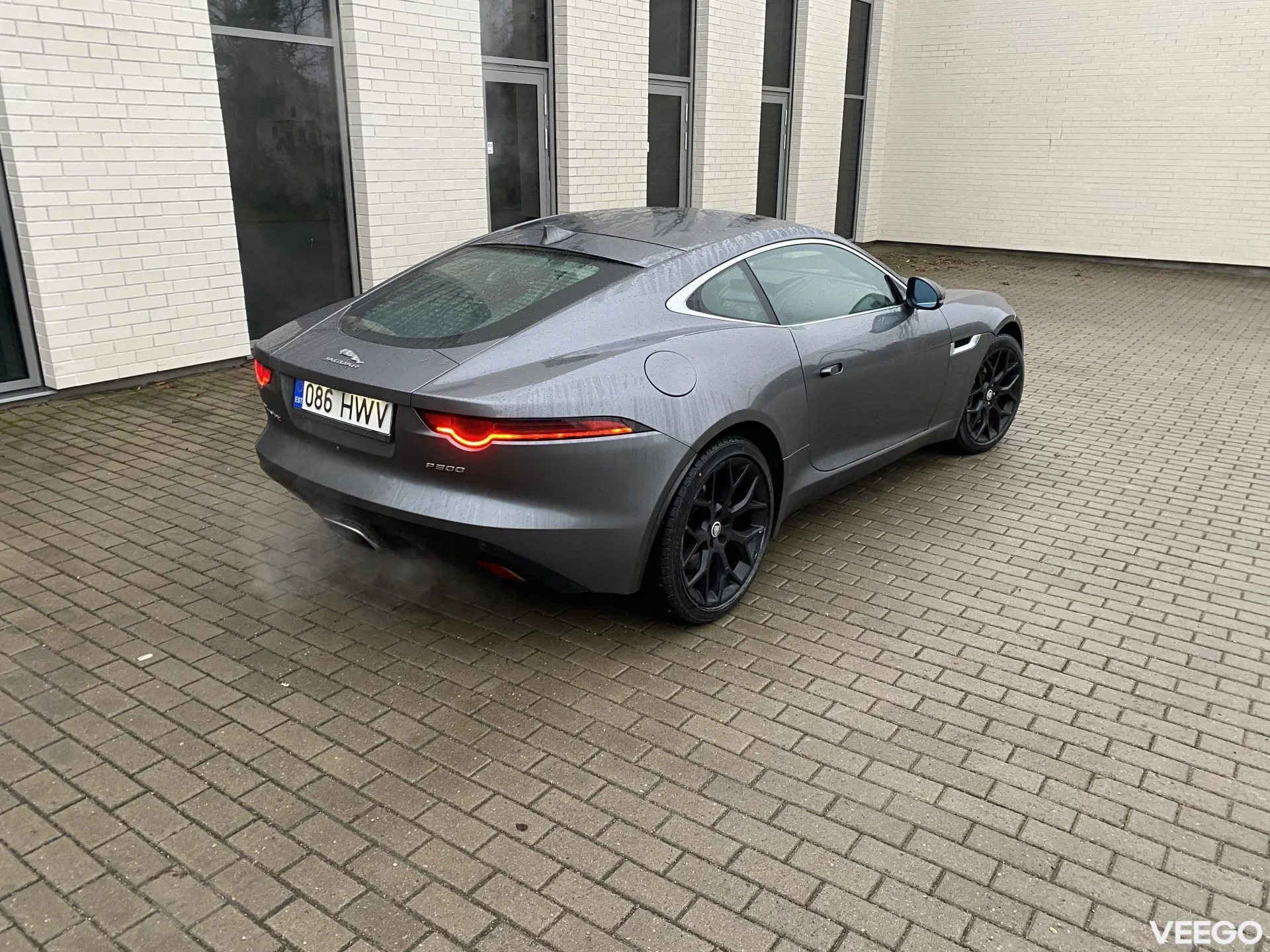 Jaguar F-Type P300 2.0 221kW