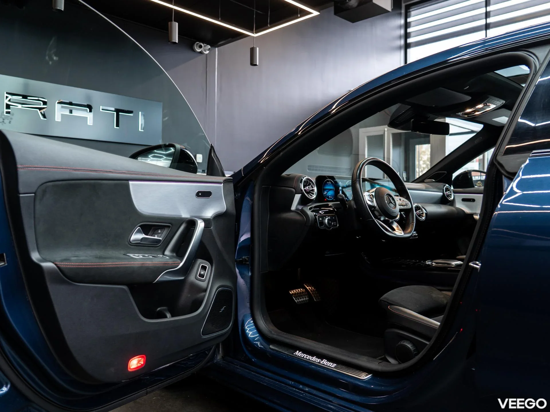 Mercedes-Benz CLA220 2.0 140kW