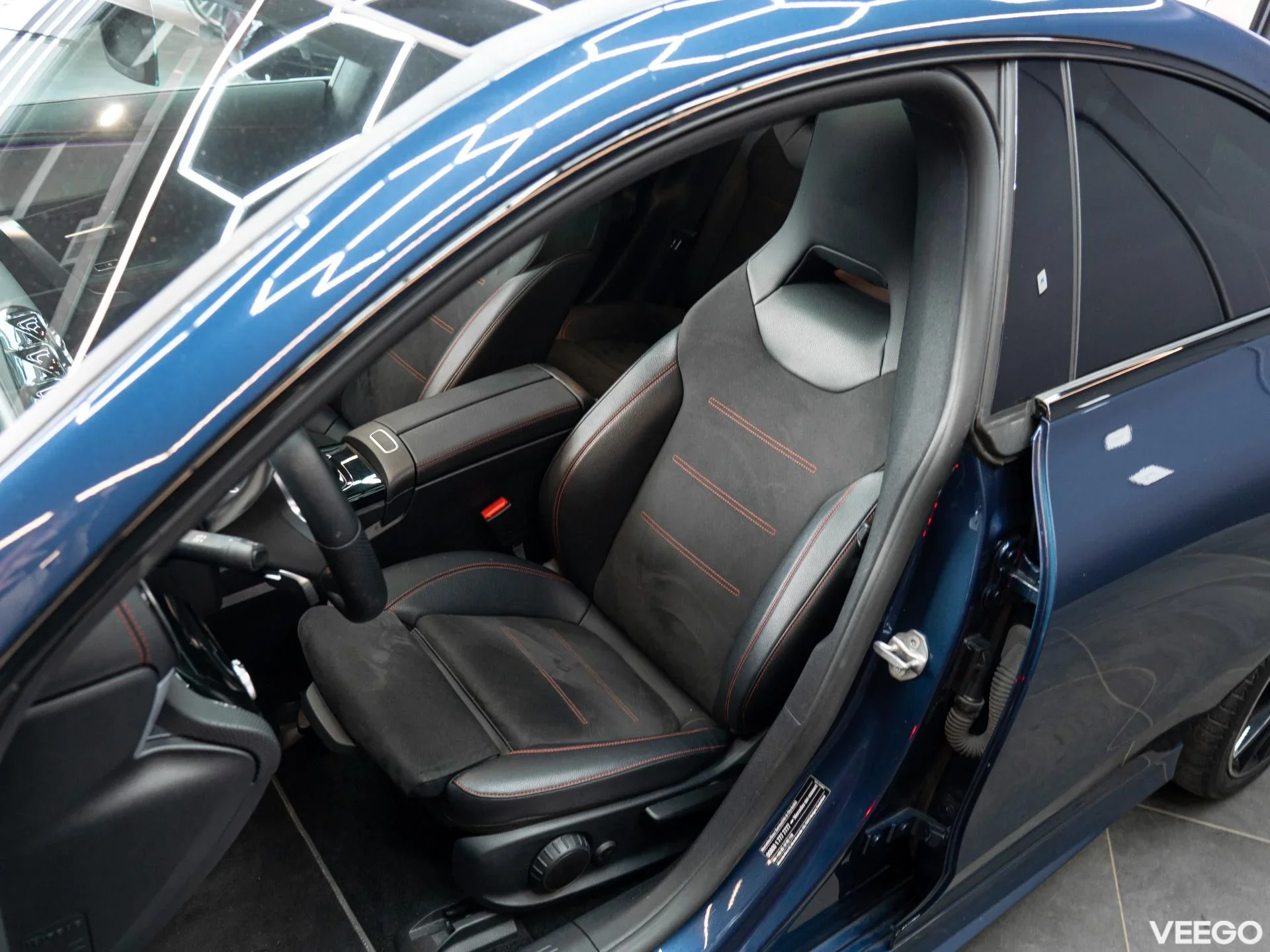 Mercedes-Benz CLA220 2.0 140kW