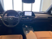 Lexus UX 200 300e 57kW thumbnail