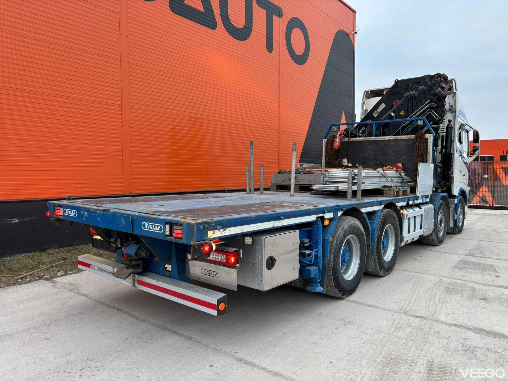 Volvo FH16 HIAB 855E-7 / PLATFORM L=6454 mm 488kW