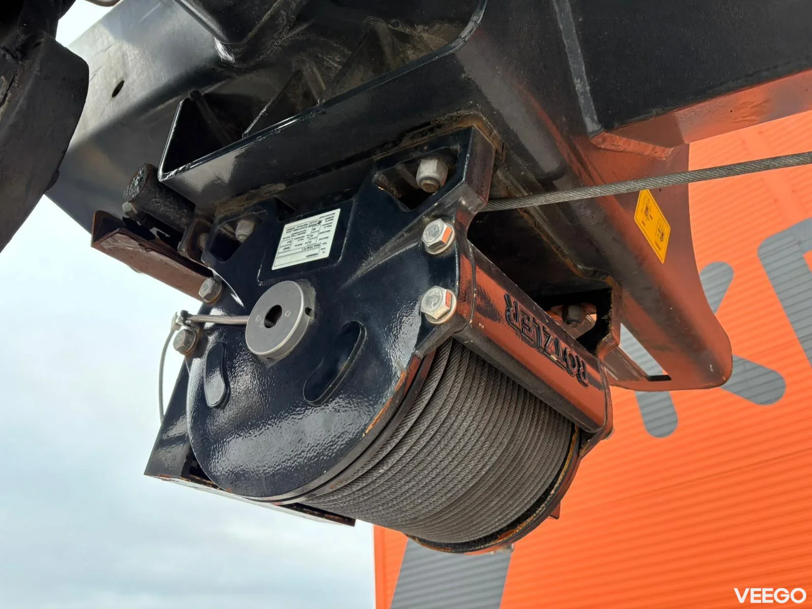 Volvo FH16 HIAB 855E-7 / PLATFORM L=6454 mm 488kW