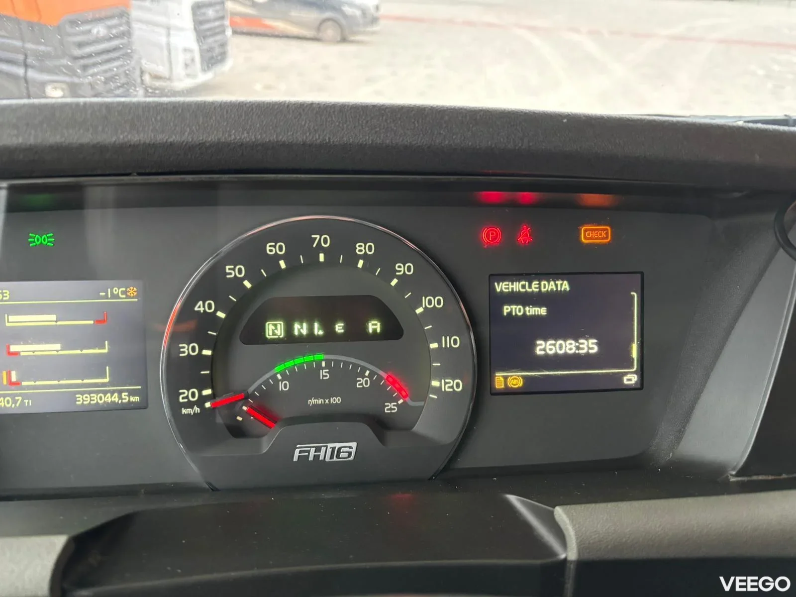 Volvo FH16 HIAB 855E-7 / PLATFORM L=6454 mm 488kW