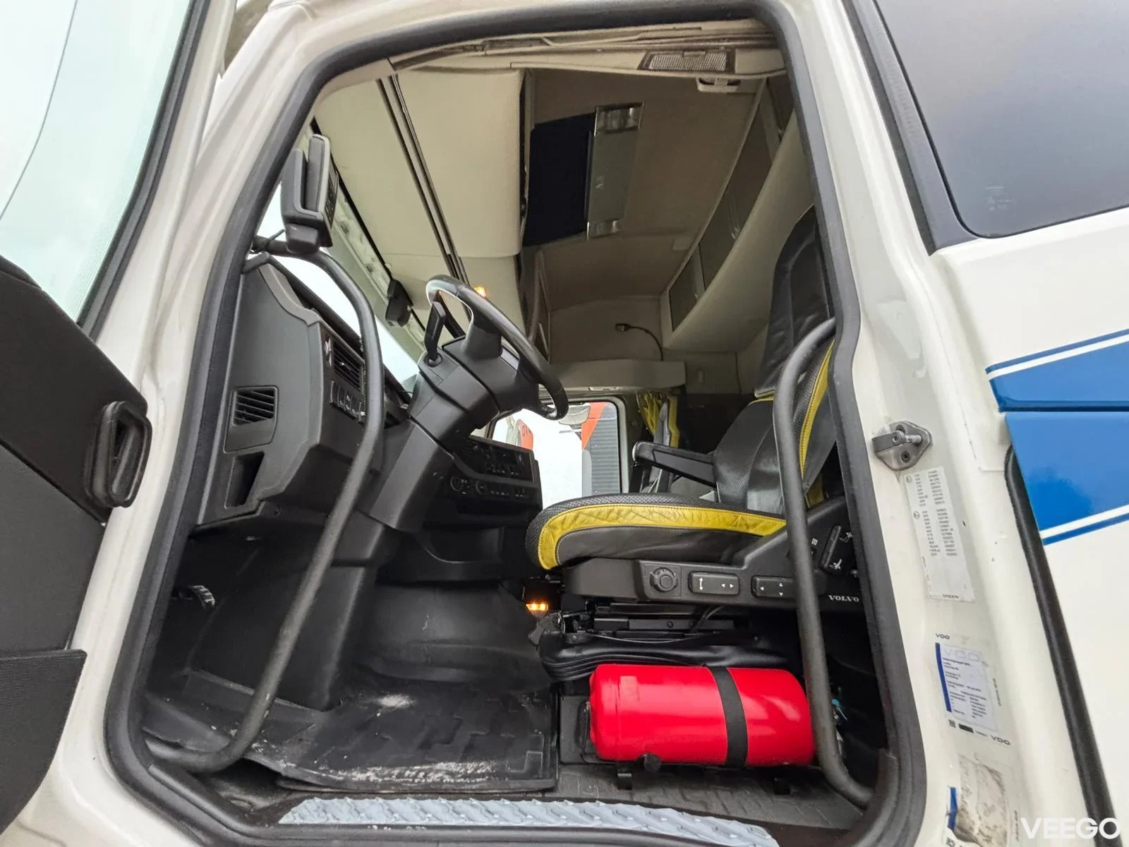 Volvo FH16 HIAB 855E-7 / PLATFORM L=6454 mm 488kW