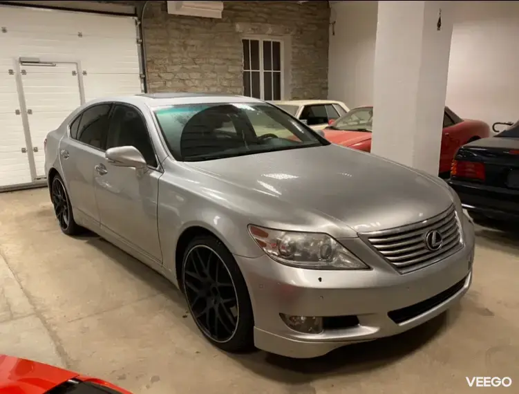 Lexus LS 460 AWD 4.6 270kW