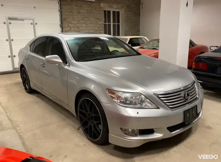 Lexus LS 460 AWD 4.6 270kW