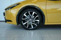 Toyota Prius Luxury Plug-In Hybrid 2 111kW thumbnail