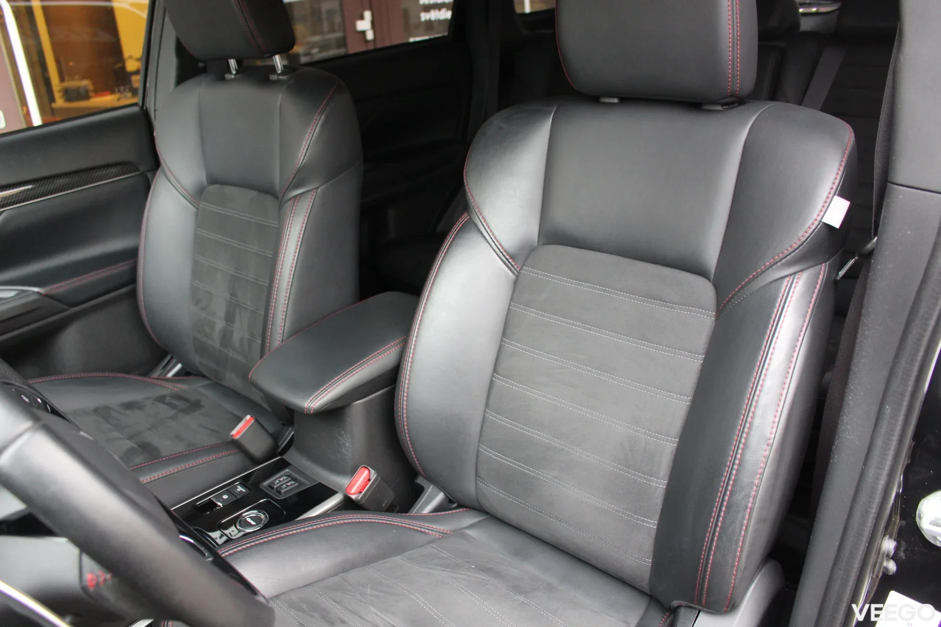 Mitsubishi Outlander Black Edition SDA AS&G 7 seat 2.0 110kW