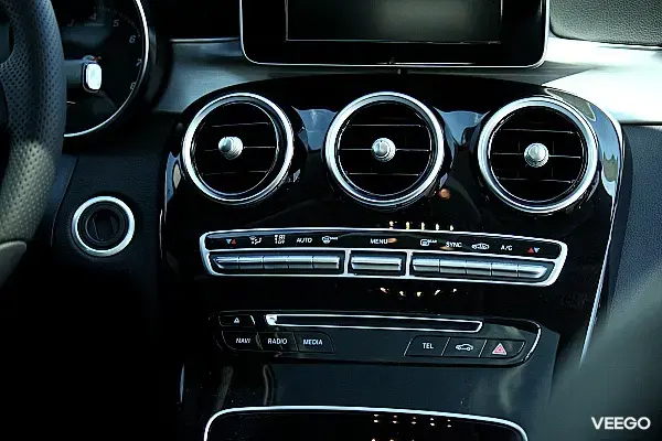 Mercedes-Benz C180 1.6 115kW