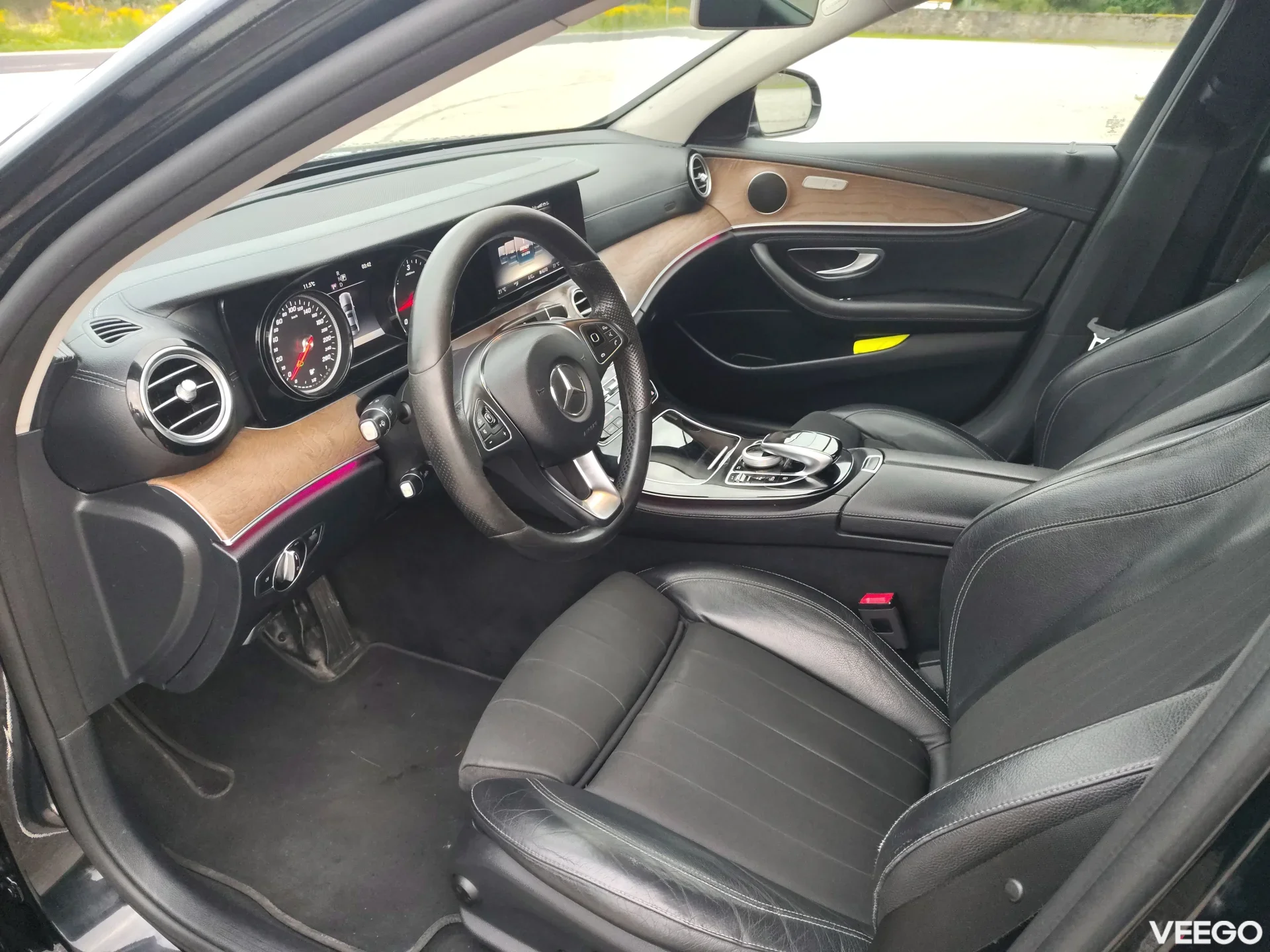 Mercedes-Benz E220 2.0 143kW