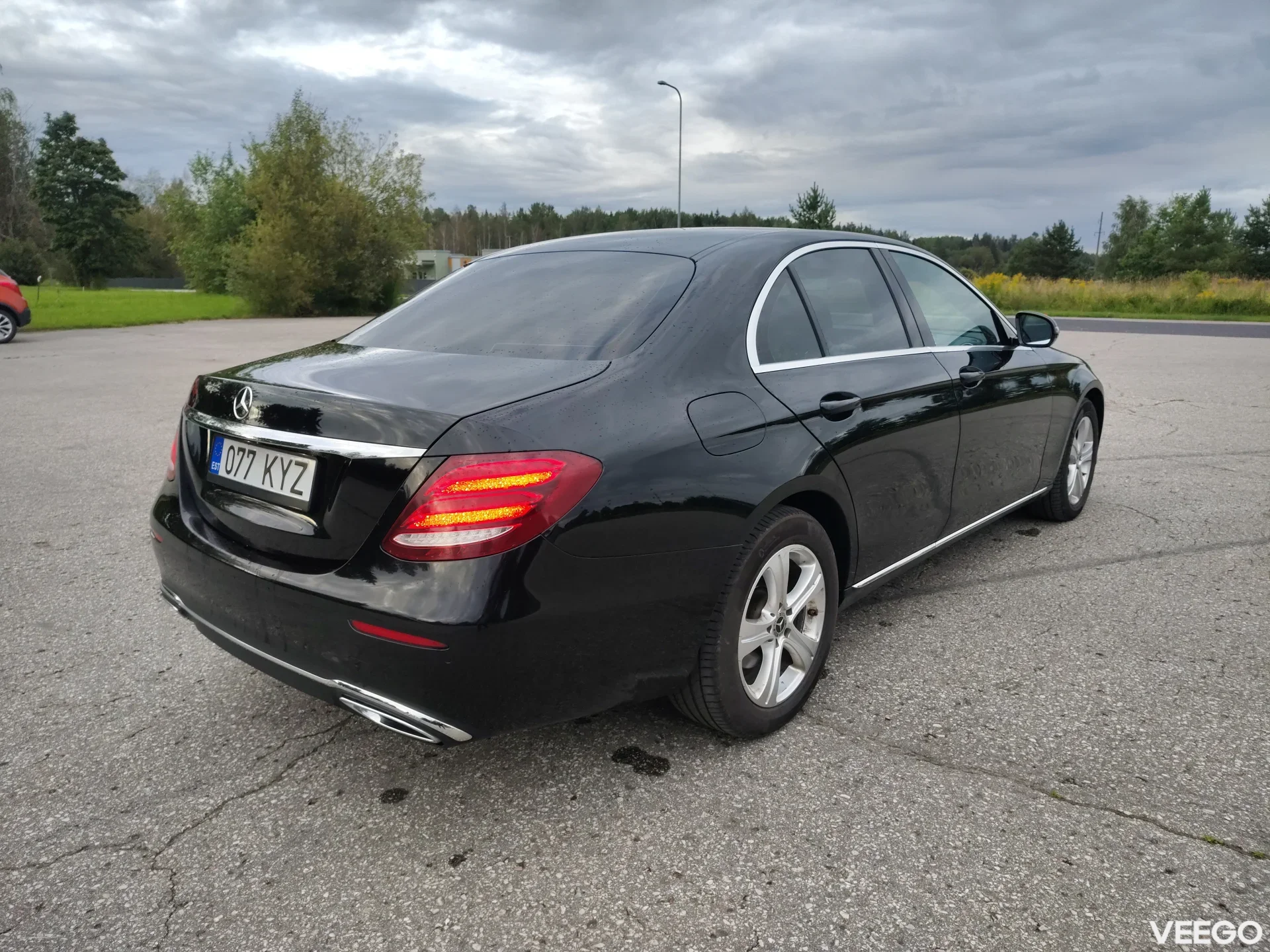 Mercedes-Benz E220 2.0 143kW
