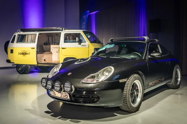 Image of Porsche 911 Carrera 4 3.4 221kW