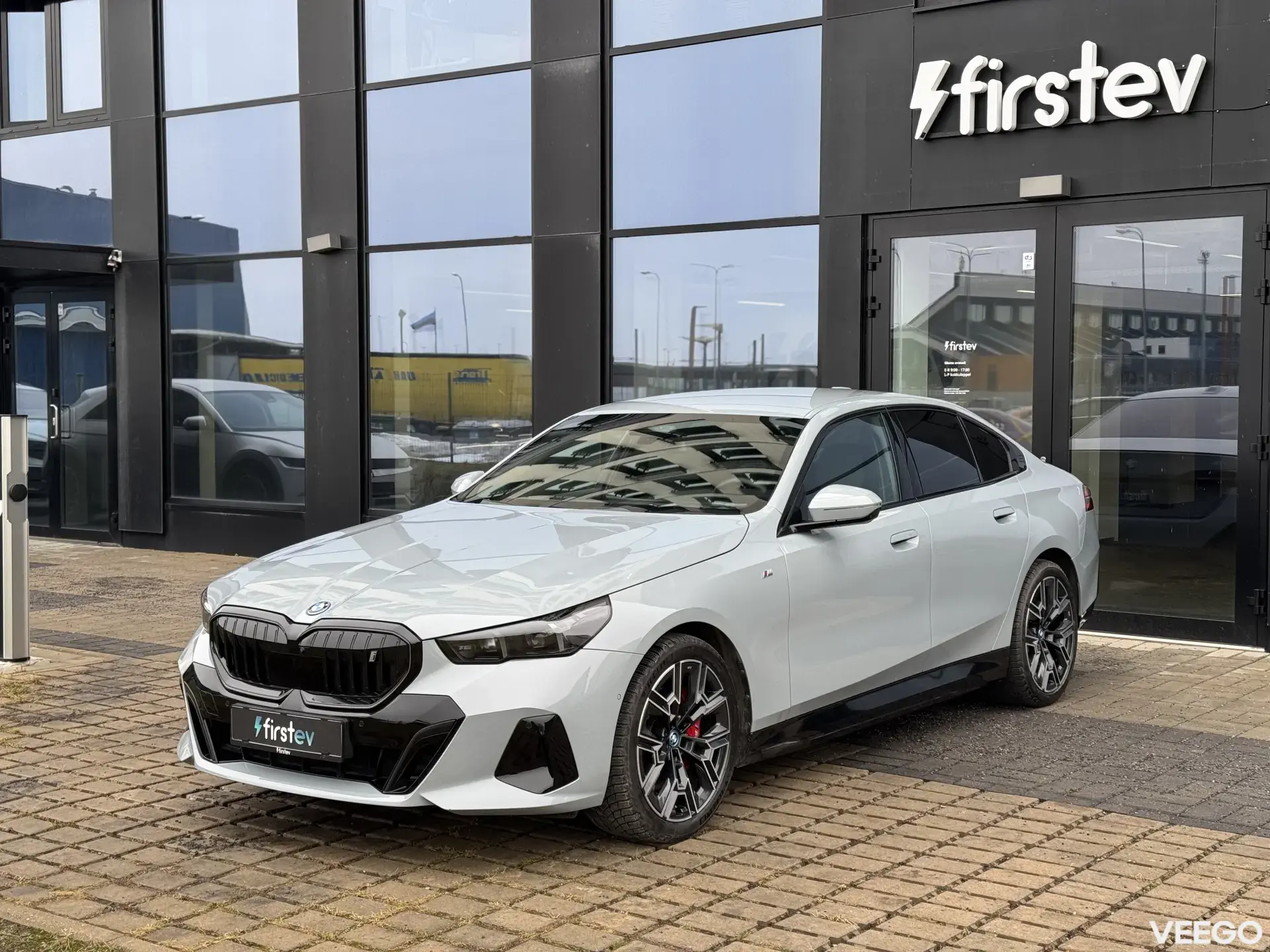 BMW i5 xDrive40 0.0 127kW
