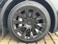 Tesla Model Y Dual Motor Long Range 378kW thumbnail