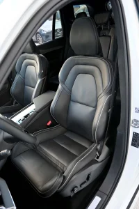 Volvo XC90 T8 TWIN ENGINE AWD T8 B&W 4C ULTIMATE BRIGHT XENIUM INTELLI PRO 2 335kW thumbnail