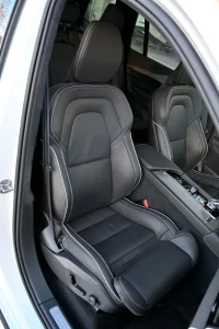 Volvo XC90 T8 TWIN ENGINE AWD T8 B&W 4C ULTIMATE BRIGHT XENIUM INTELLI PRO 2 335kW thumbnail