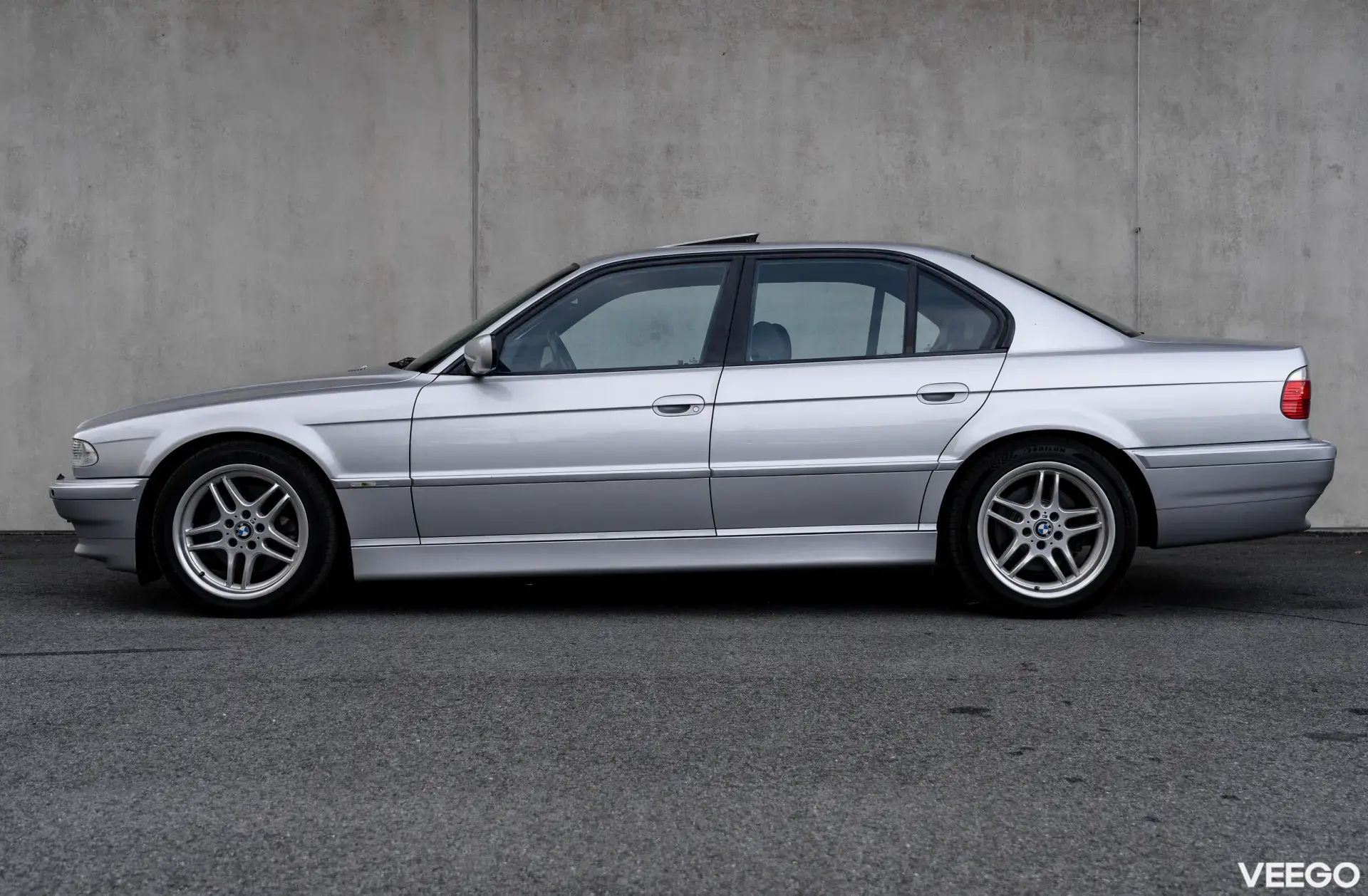 BMW 740I 4.4 210kW