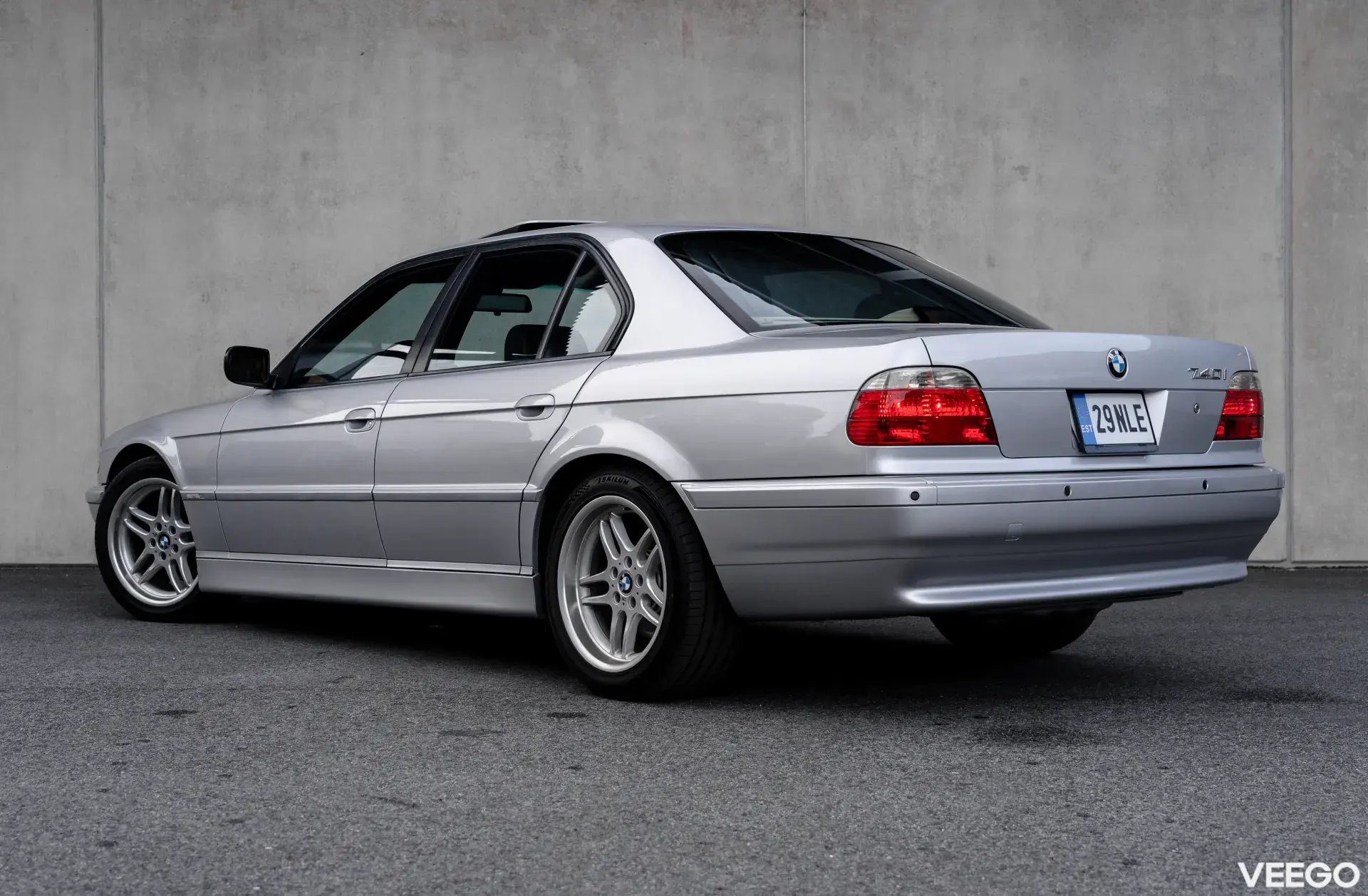 BMW 740I 4.4 210kW