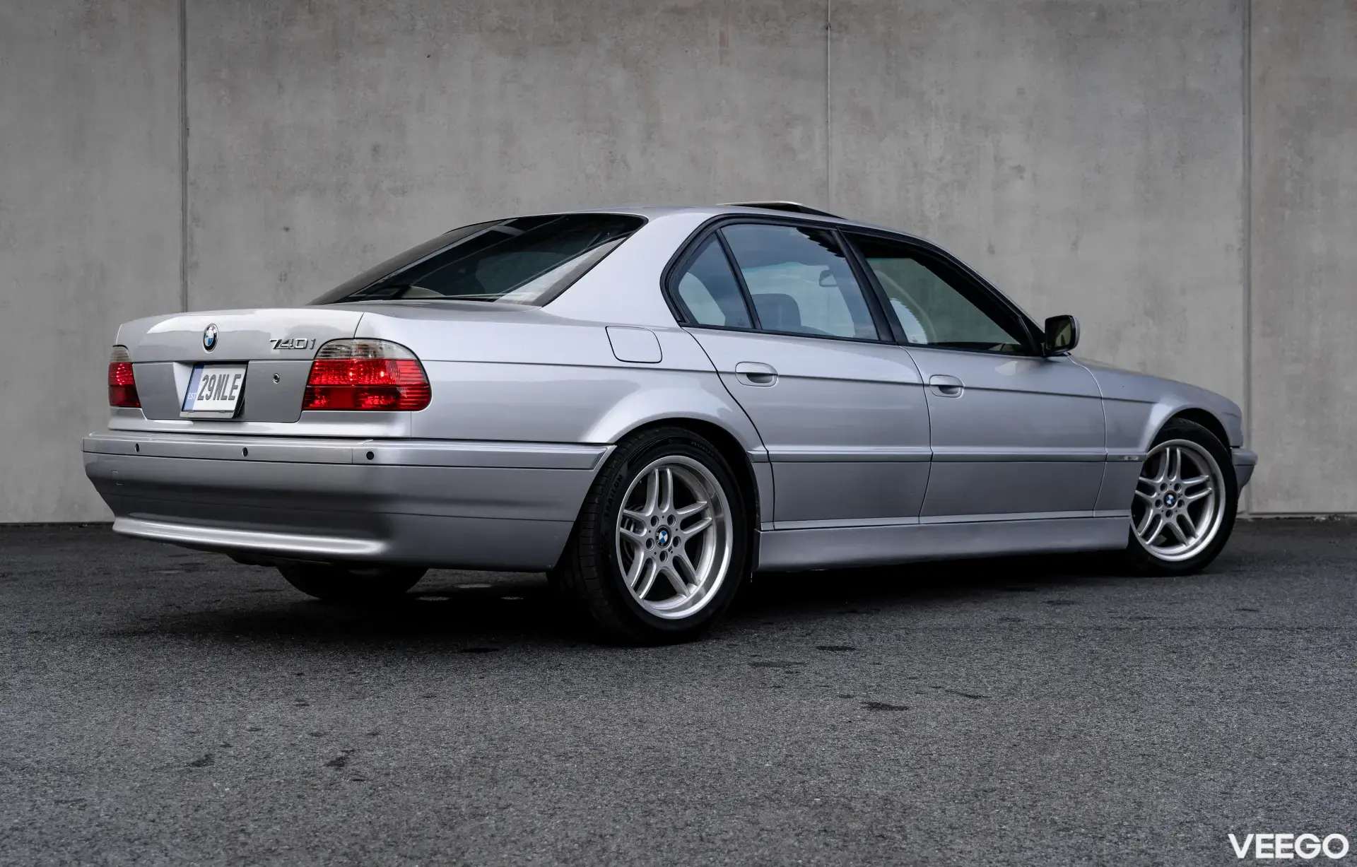 BMW 740I 4.4 210kW