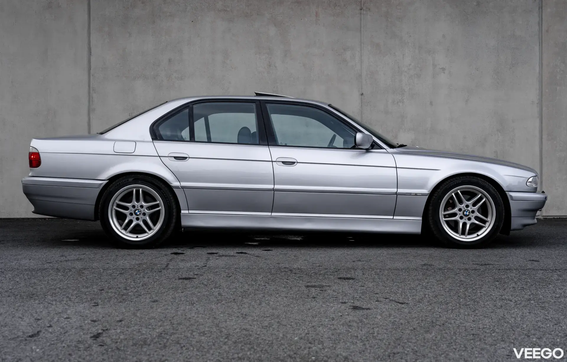 BMW 740I 4.4 210kW