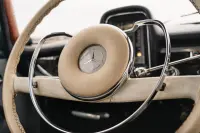 Mercedes-Benz 190 C 1.9 66kW thumbnail