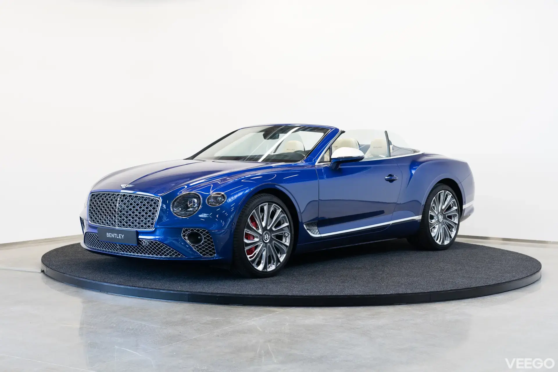 Bentley CONTINENTAL GTC W12 Mulliner 6 485kW