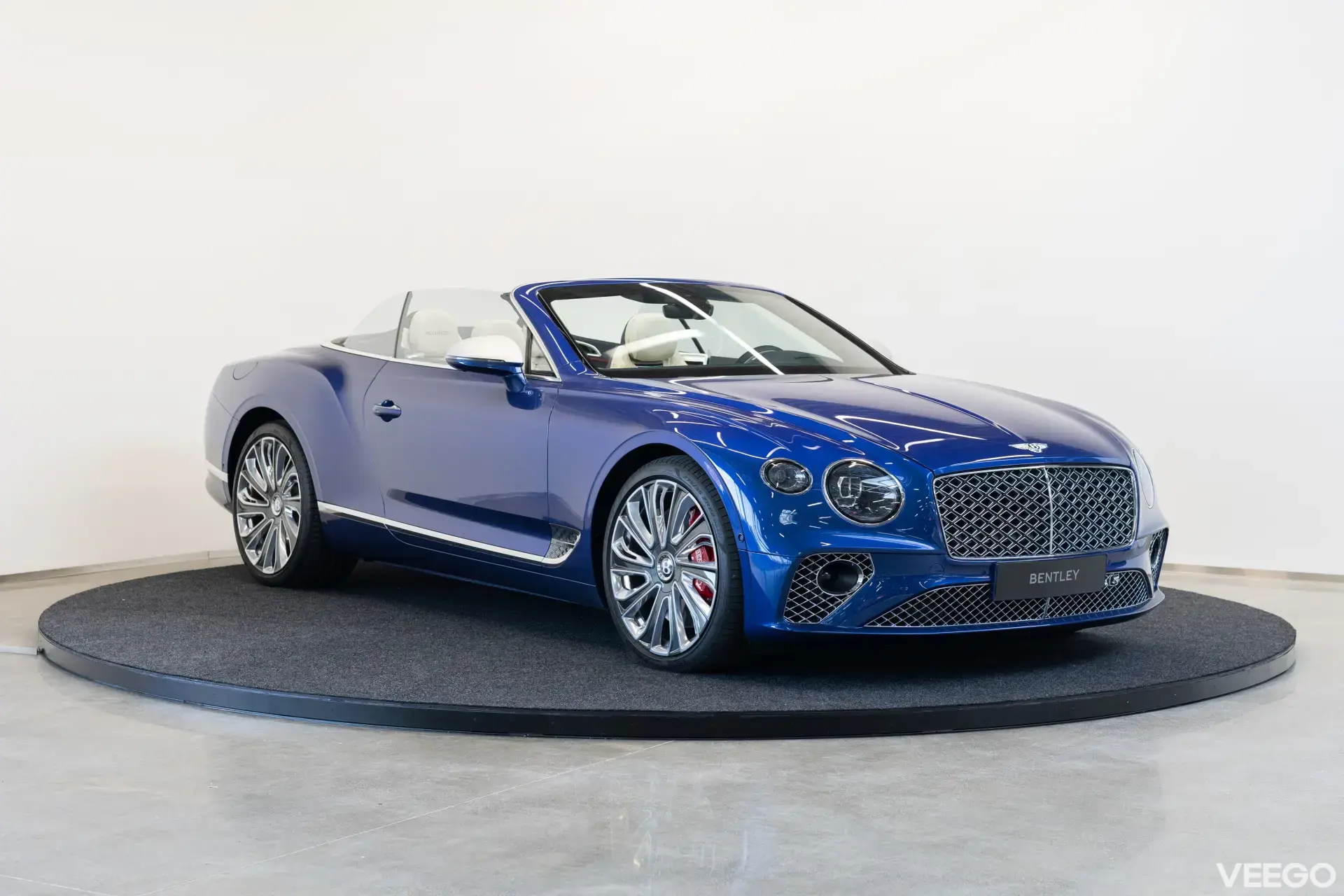 Bentley CONTINENTAL GTC W12 Mulliner 6 485kW