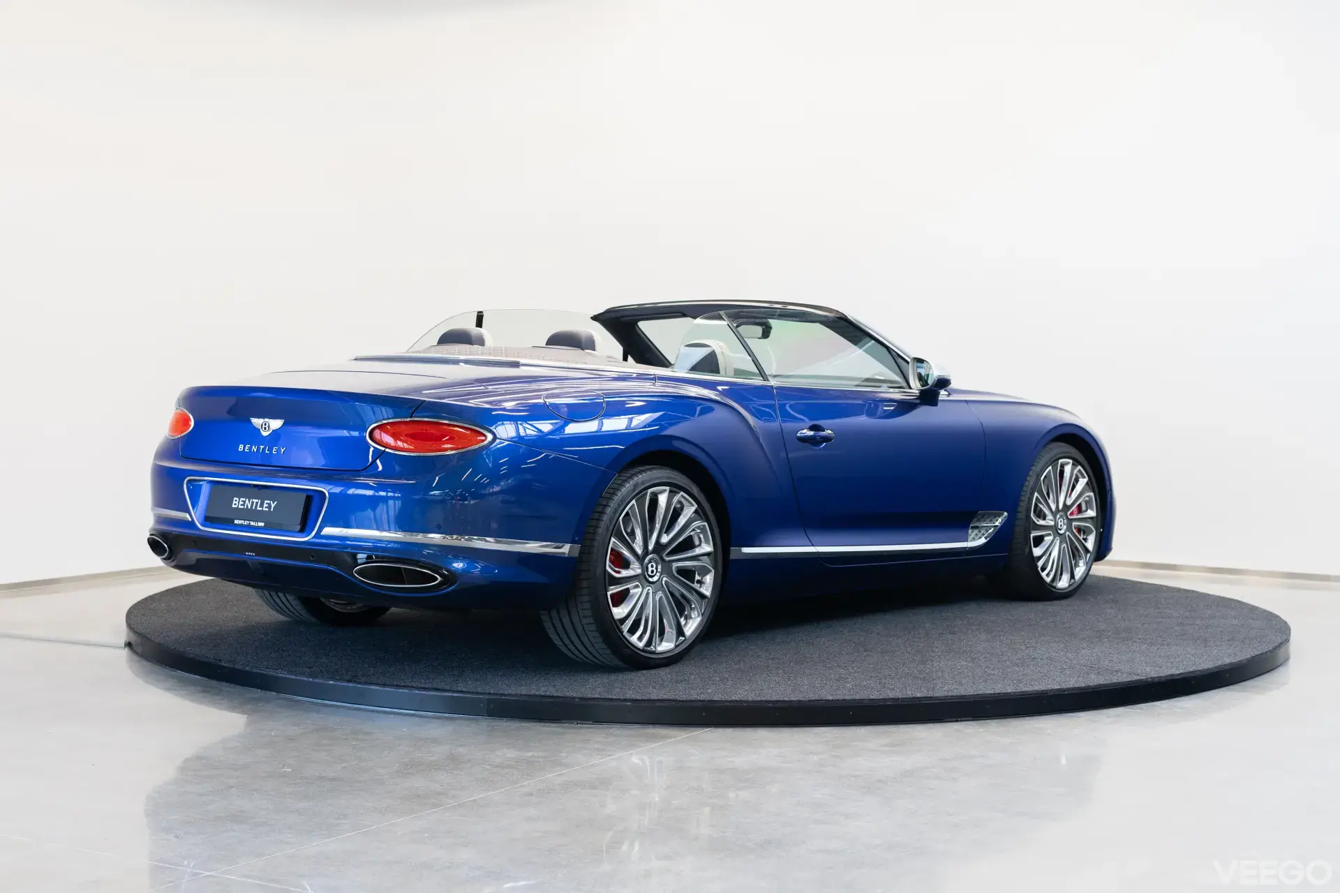 Bentley CONTINENTAL GTC W12 Mulliner 6 485kW