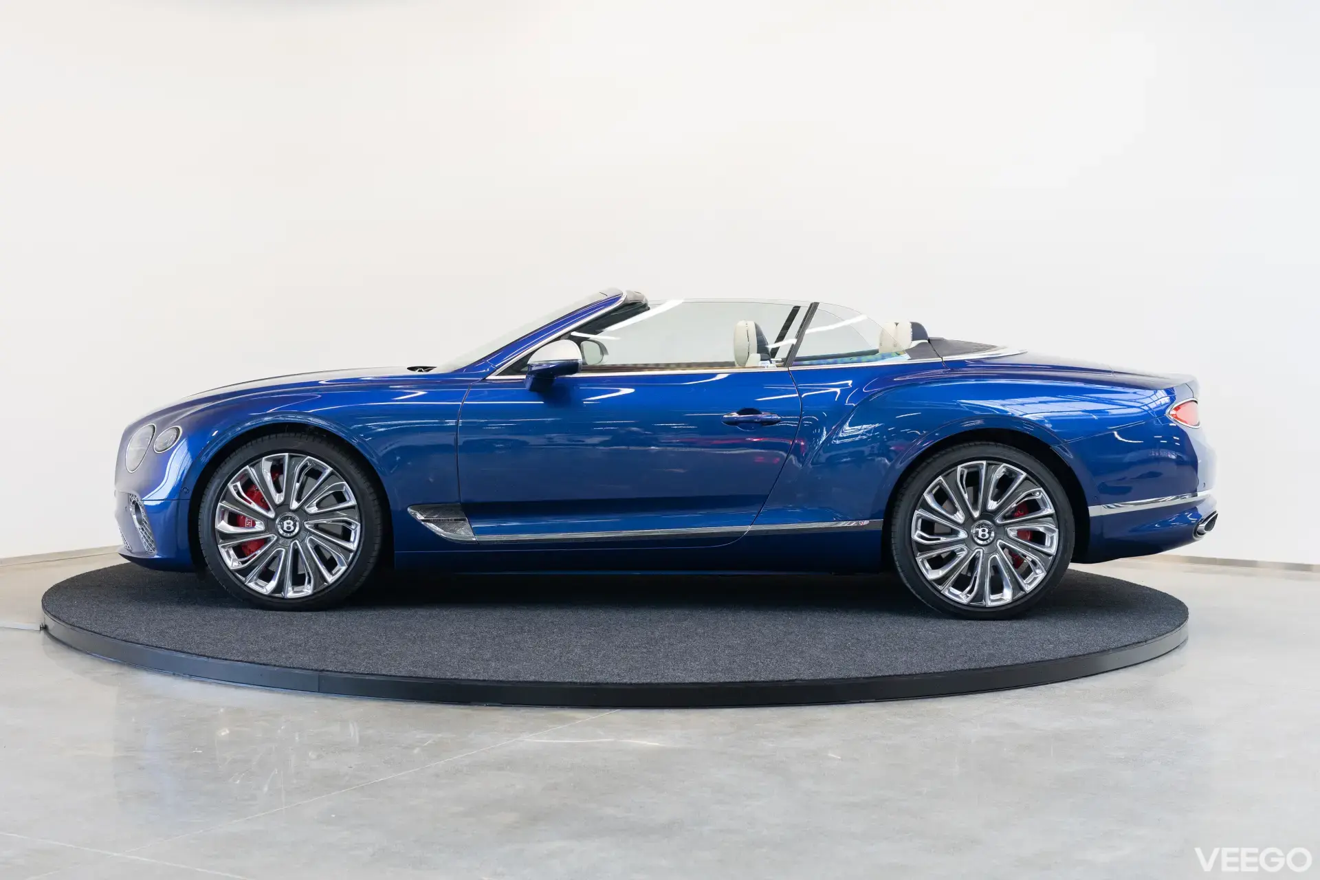 Bentley CONTINENTAL GTC W12 Mulliner 6 485kW