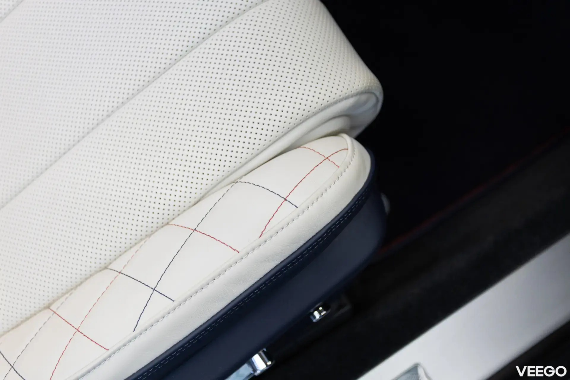 Bentley CONTINENTAL GTC W12 Mulliner 6 485kW