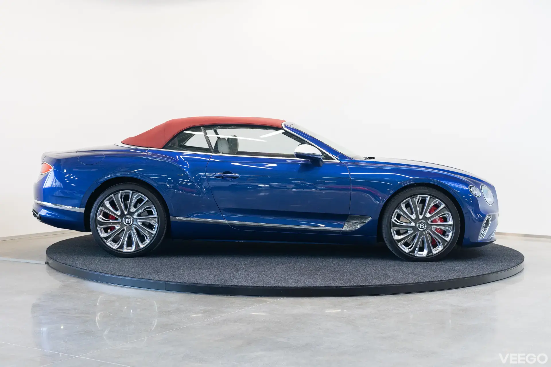 Bentley CONTINENTAL GTC W12 Mulliner 6 485kW