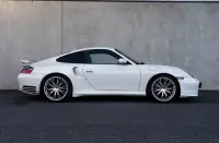 Porsche 911 Turbo 3.6 309kW thumbnail