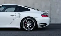 Porsche 911 Turbo 3.6 309kW thumbnail