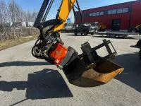 JCB HD110WT SV 81kW thumbnail