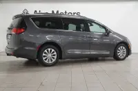 Chrysler Pacifica Touring 3.6 214kW thumbnail