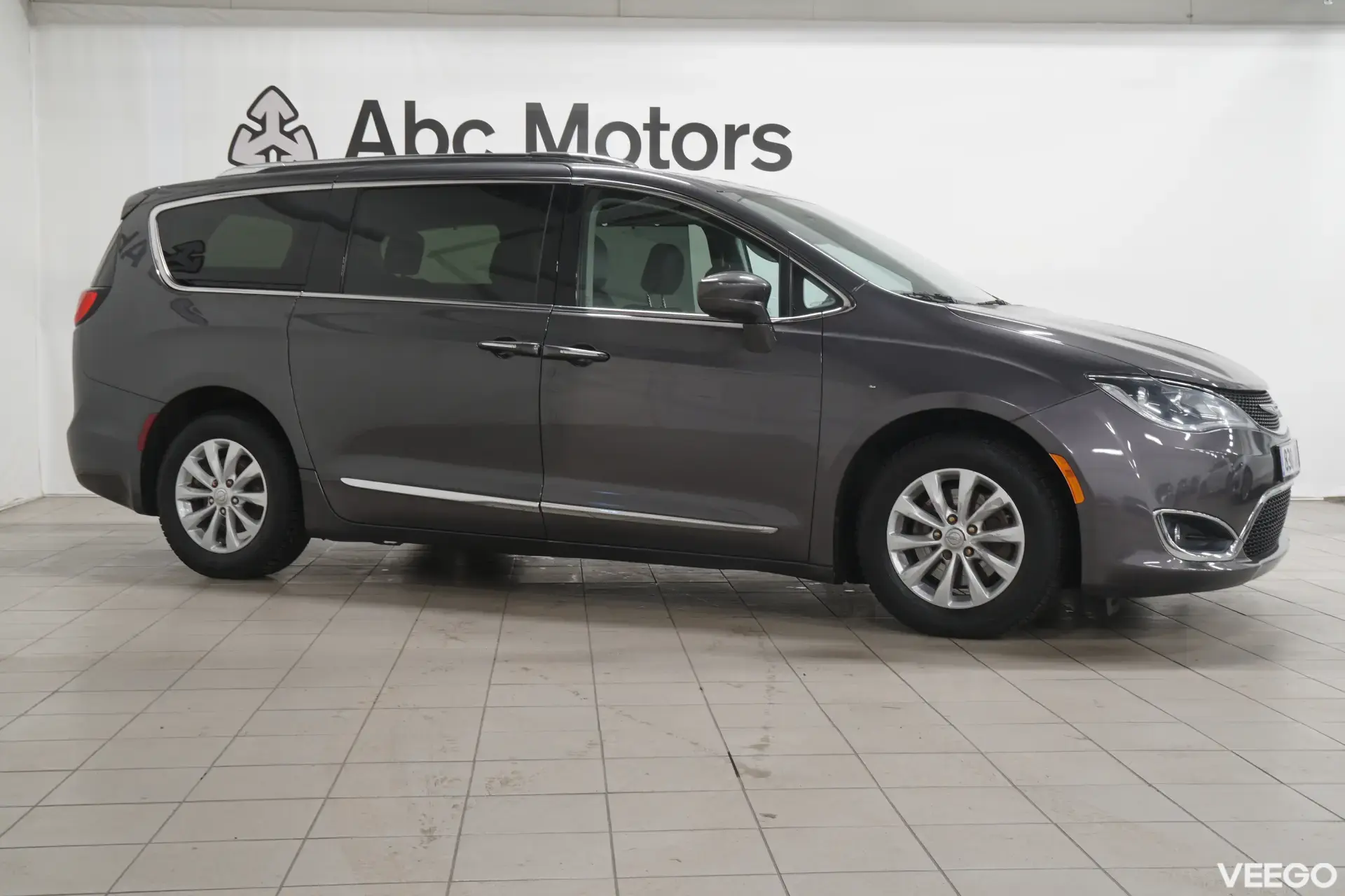 Chrysler Pacifica Touring 3.6 214kW