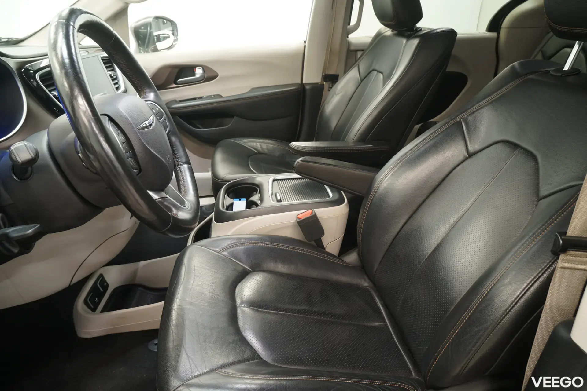 Chrysler Pacifica Touring 3.6 214kW