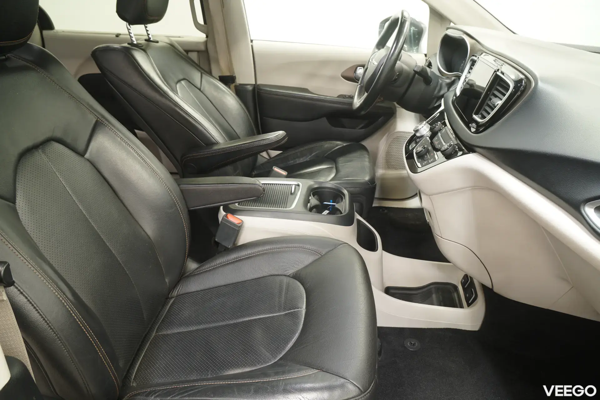 Chrysler Pacifica Touring 3.6 214kW