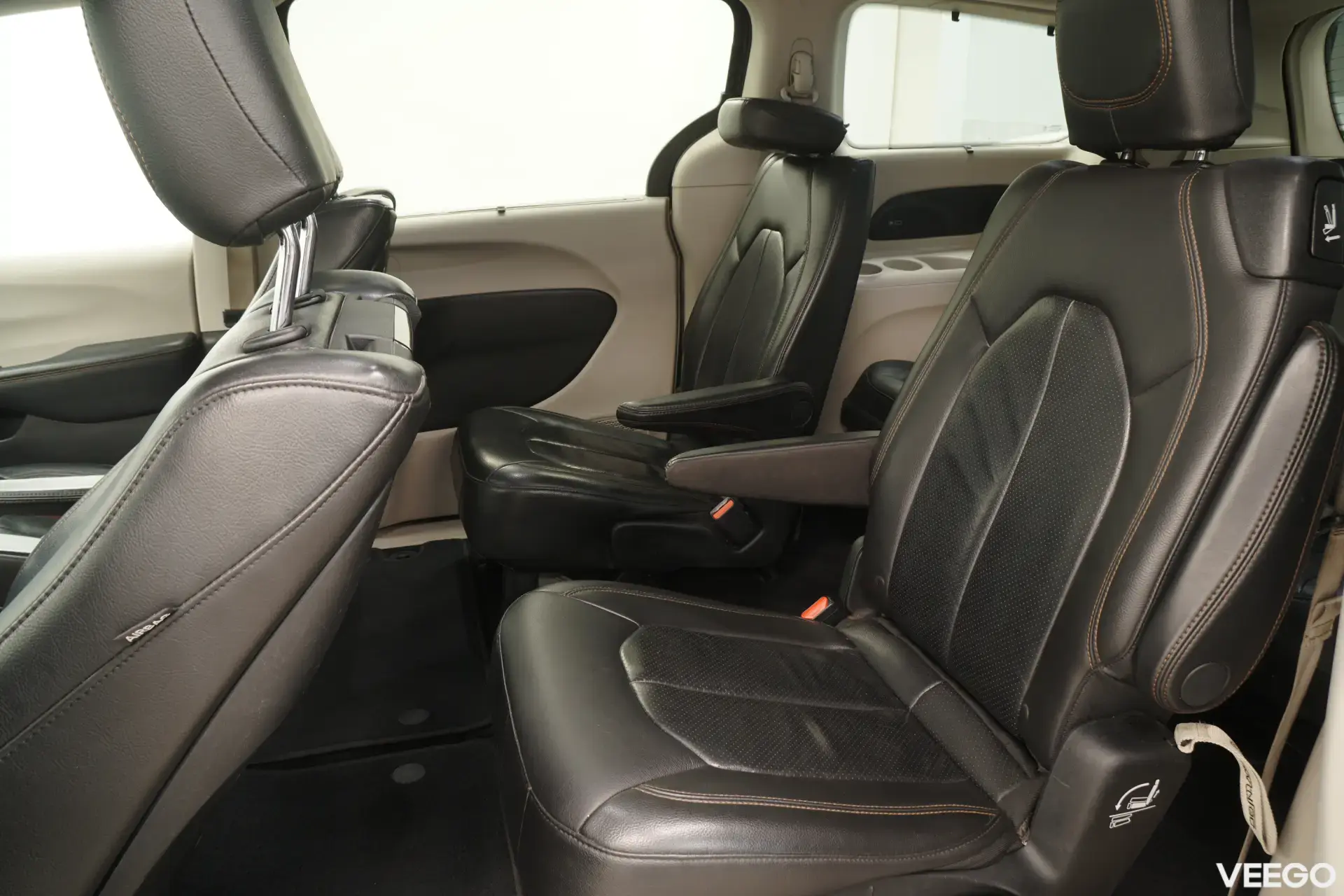 Chrysler Pacifica Touring 3.6 214kW