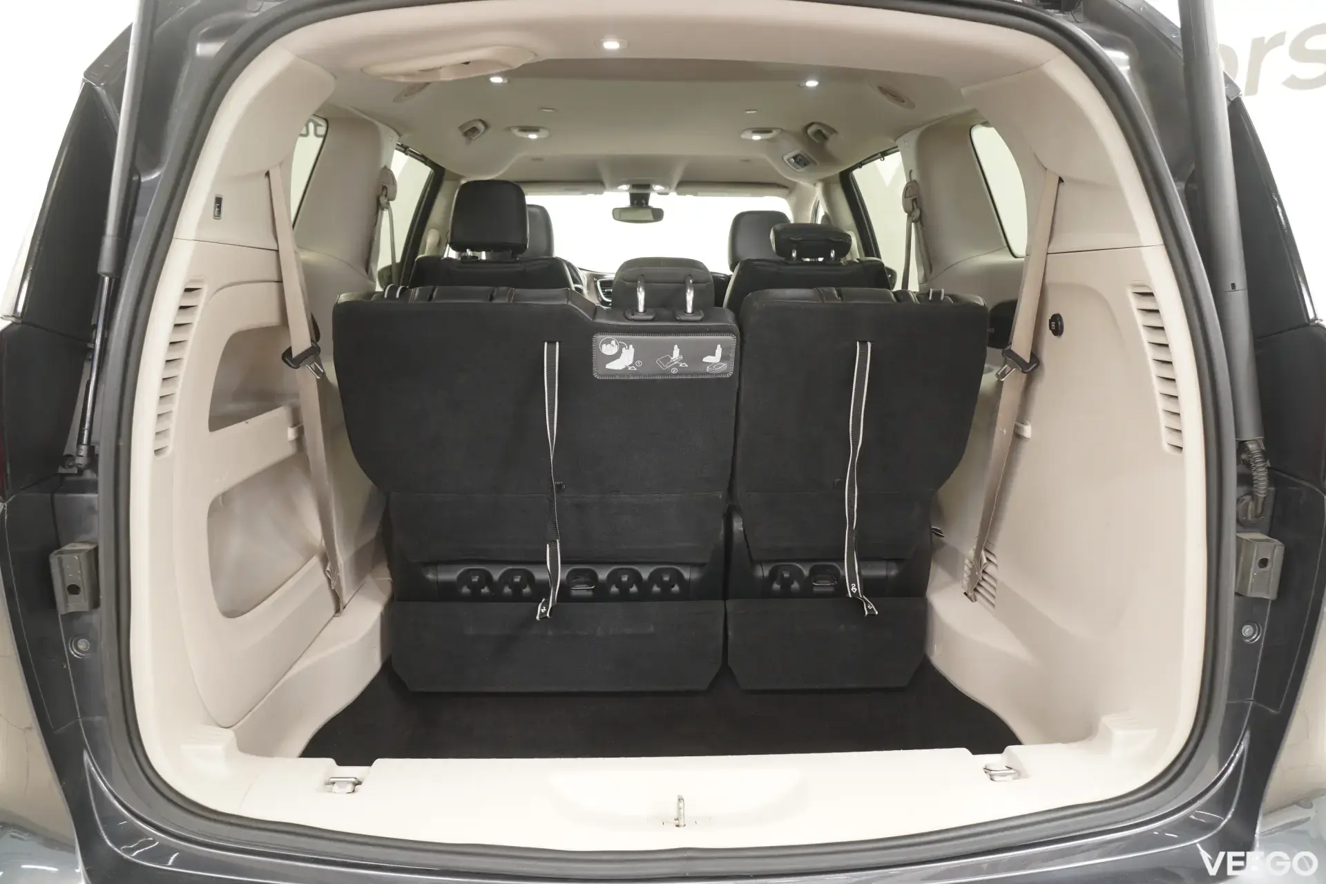 Chrysler Pacifica Touring 3.6 214kW