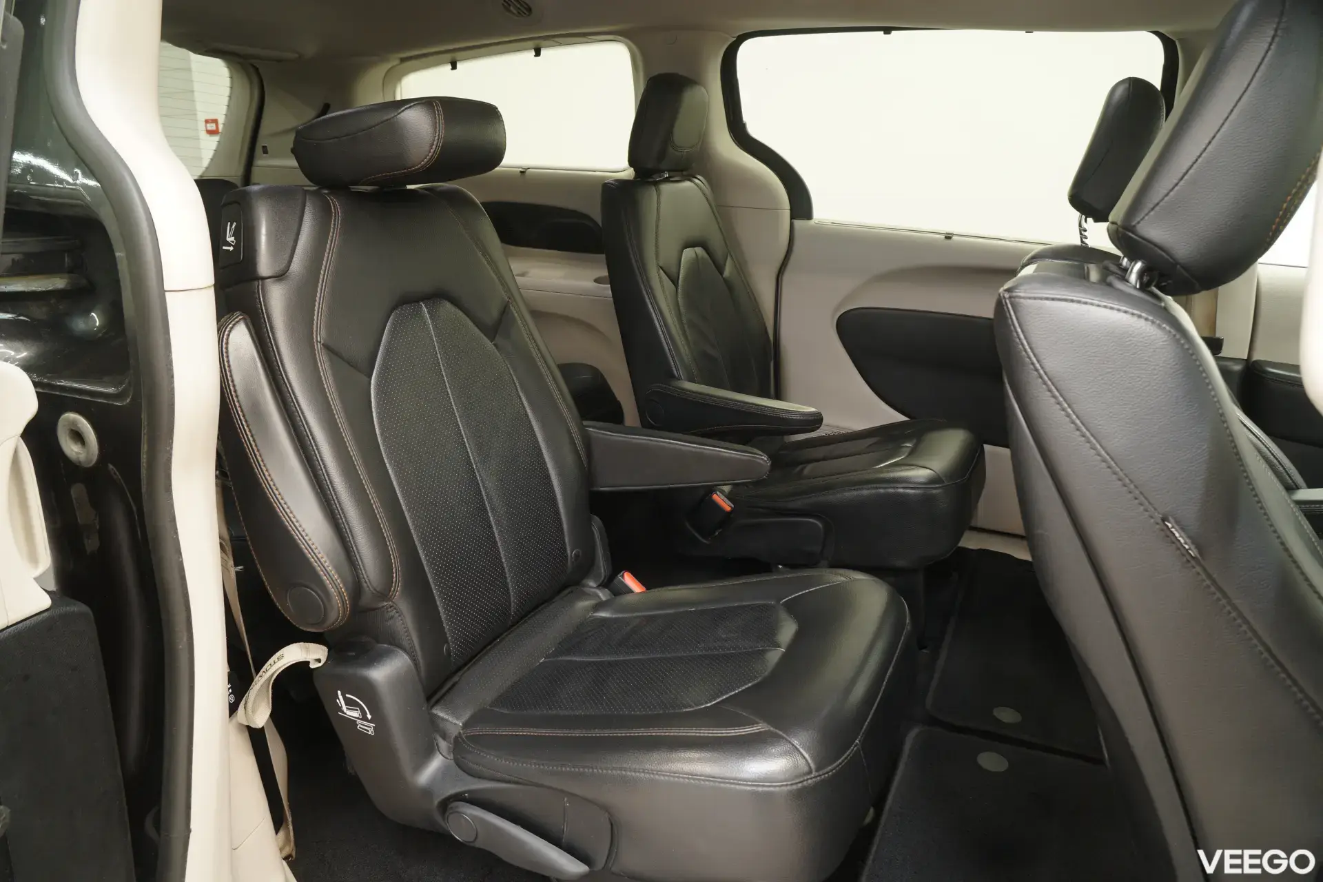 Chrysler Pacifica Touring 3.6 214kW