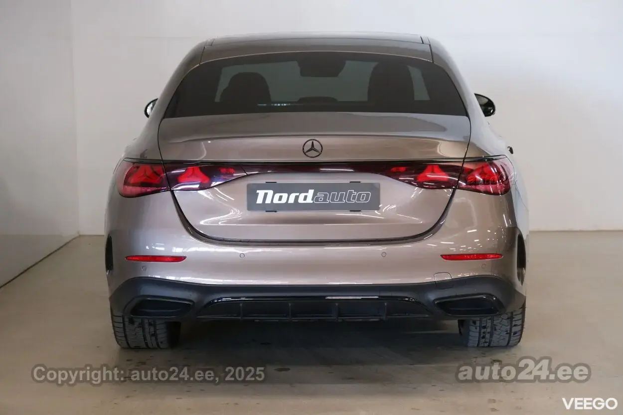 Mercedes-Benz E 300 4MATIC 4 matic AMG Plug In 2 150kW