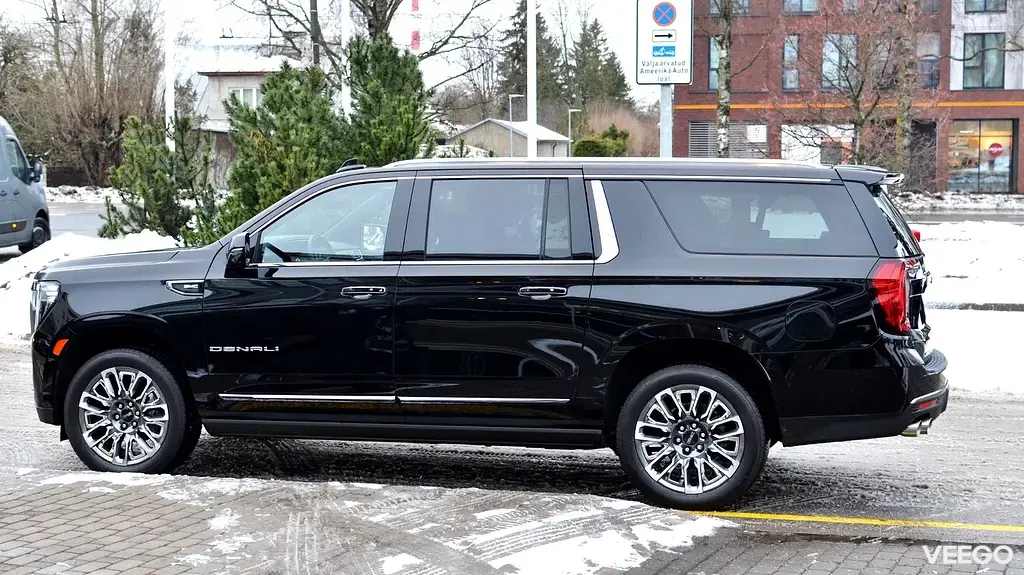 GMC Yukon DENALI XL ULTIMATE 6.2 313kW