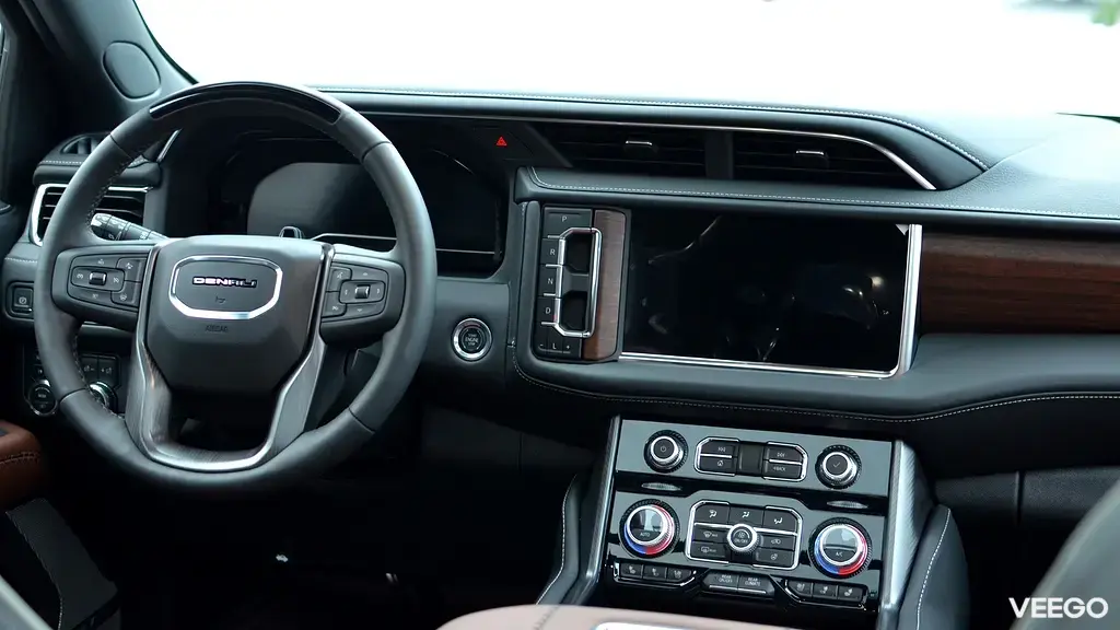 GMC Yukon DENALI XL ULTIMATE 6.2 313kW