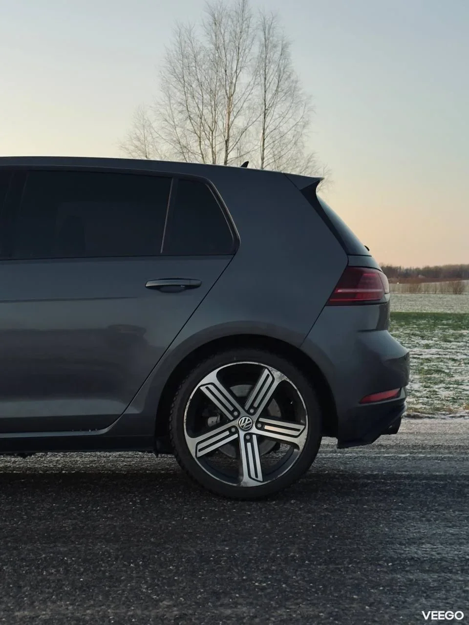 Volkswagen Golf R 2.0 221kW