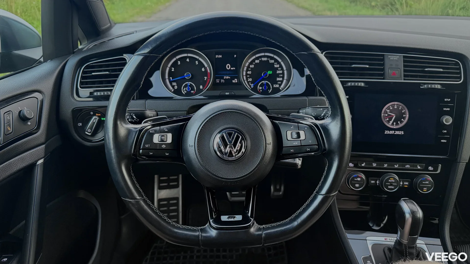 Volkswagen Golf R 2.0 221kW