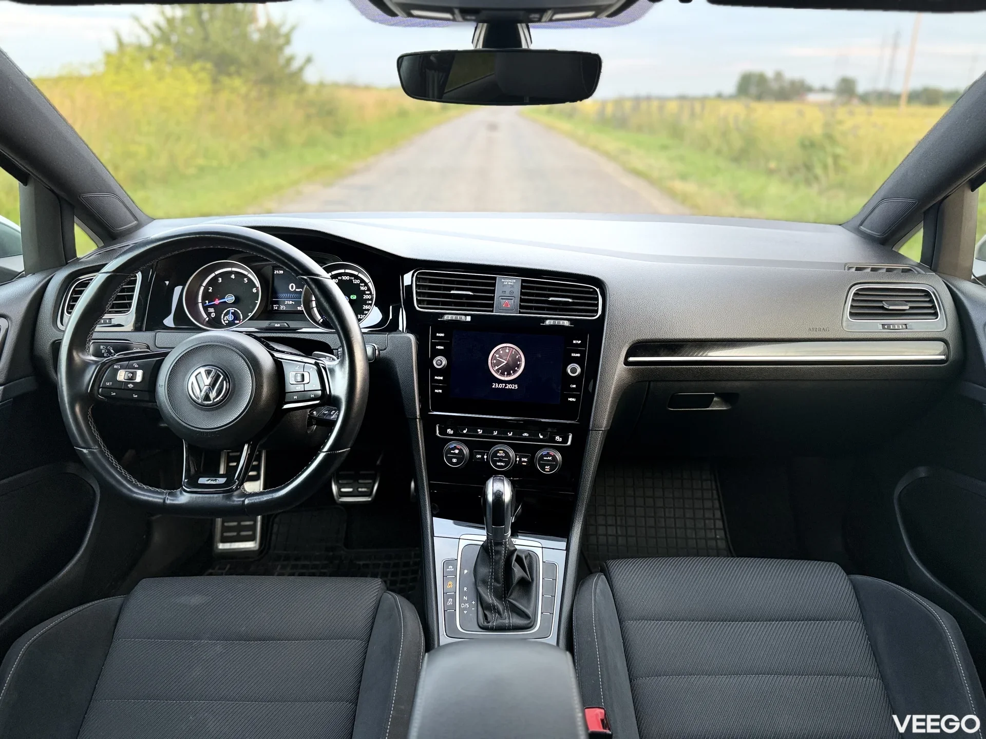 Volkswagen Golf R 2.0 221kW