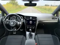 Volkswagen Golf R 2.0 221kW thumbnail